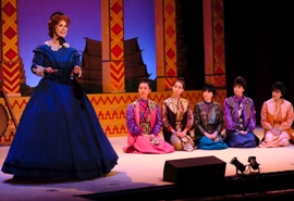 Victoria as Annie in The King & I